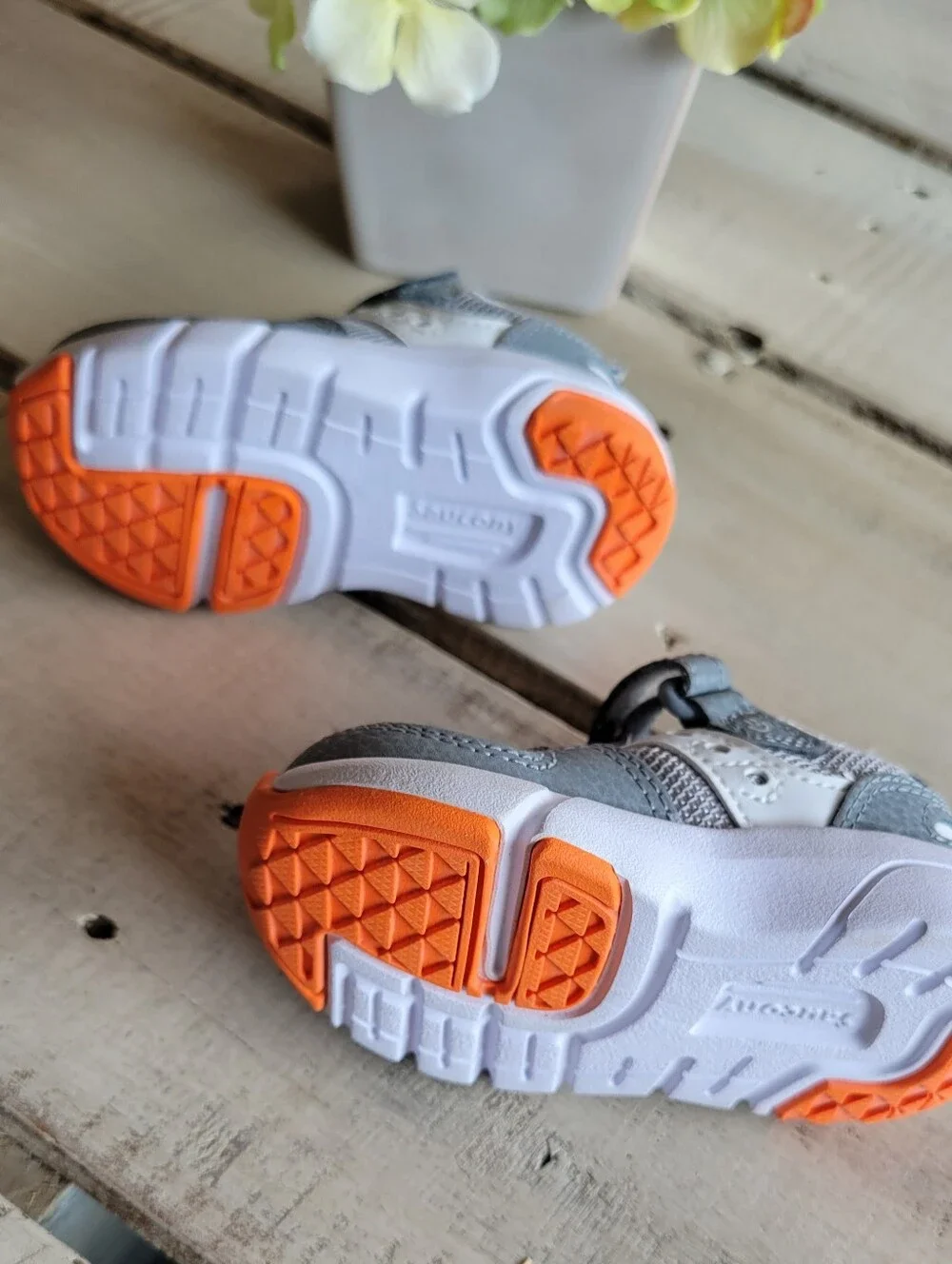 Saucony Kids Gray, White and Orange Hook-and-Loop Sneakers NWOT Sz 4M